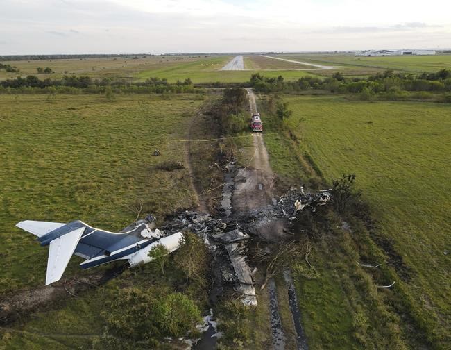 NTSB: Controls jammed on private jet that crashed in Houston | iNFOnews.ca NTSB: Controls jammed on private jet that crashed in Houston | iNFOnews.ca