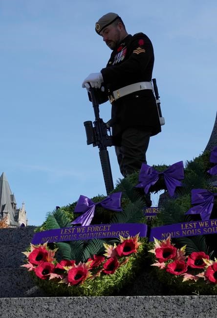 With masks and distancing, Canadians attend Remembrance Day ceremonies | iNFOnews.ca With masks and distancing, Canadians attend Remembrance Day ceremonies | iNFOnews.ca