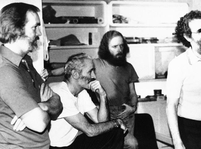 Former Iran hostage buried in Kentucky veterans cemetery | iNFOnews.ca