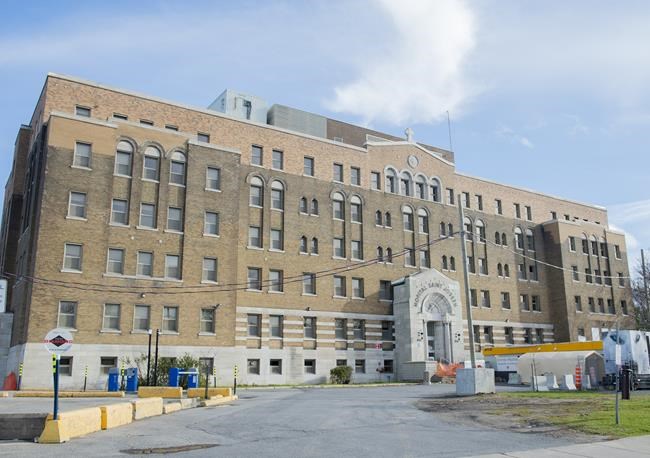 Doctors lament overnight closure of Montreal hospital ER, dig into pockets to end it | iNFOnews.ca Doctors lament overnight closure of Montreal hospital ER, dig into pockets to end it | iNFOnews.ca