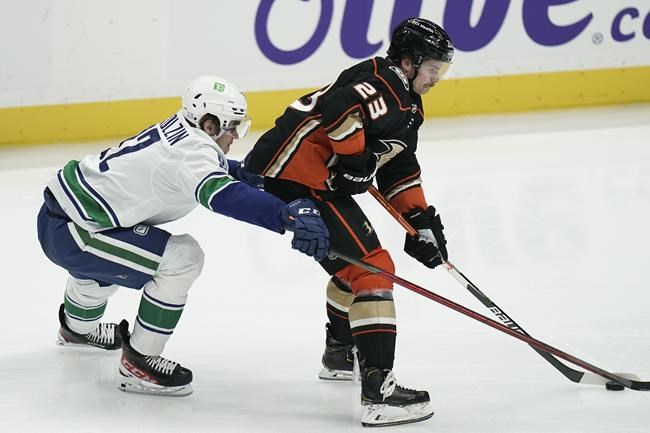 Zegras leads Ducks past Canucks 5-1 for 7th straight victory | iNFOnews.ca
