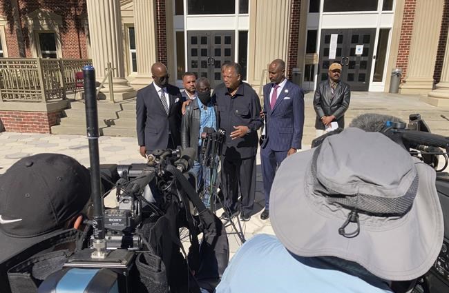 Man who shot Arbery testifies: 'He had my gun. He struck me' | iNFOnews.ca