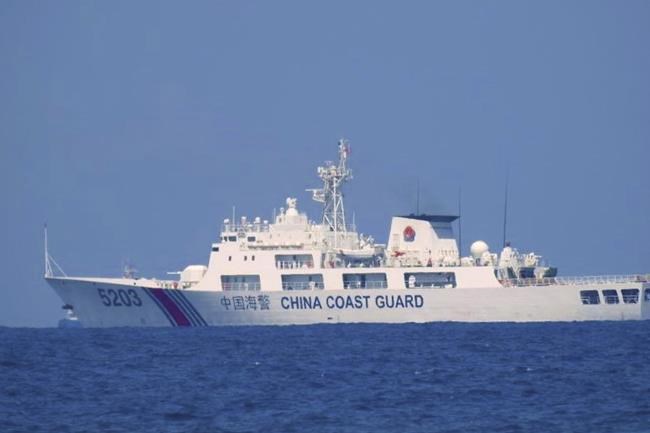 China coast guard uses water cannon against Philippine boats | iNFOnews.ca CP610082303