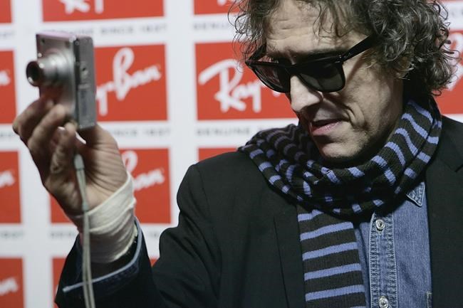 Mick Rock, photographer of 1970s music icons, dies at 72 | iNFOnews.ca