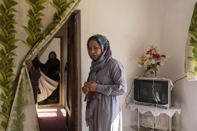 Jobs lost, middle class Afghans slide into poverty, hunger | iNFOnews.ca Jobs lost, middle class Afghans slide into poverty, hunger | iNFOnews.ca