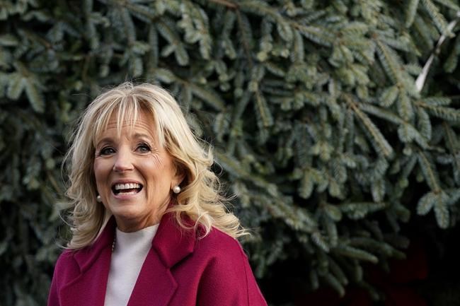 Bidens open holidays with Christmas tree and 'friendsgiving' | iNFOnews.ca