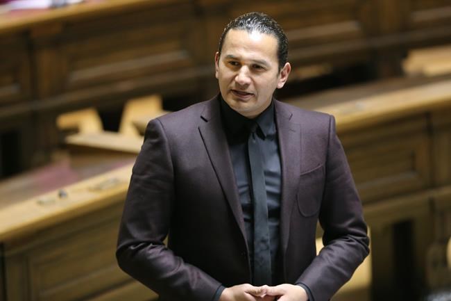 Manitoba Opposition leader Wab Kinew tests positive for COVID-19, says he's isolating | iNFOnews.ca