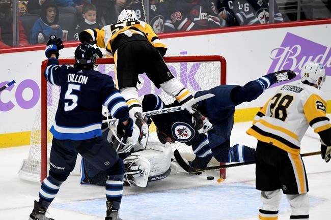 Jarry posts 30 saves, Penguins extend win streak with 3-1 victory over Jets | iNFOnews.ca