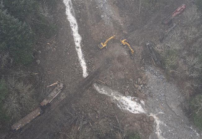 Trains roll into Vancouver after CP Rail restores limited service following mudslides | iNFOnews.ca