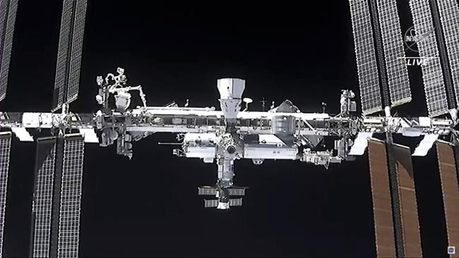 Space junk forces spacewalk delay, too risky for astronauts | iNFOnews.ca Space junk forces spacewalk delay, too risky for astronauts | iNFOnews.ca