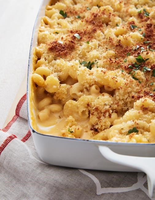 Jessica Seinfeld's vegan mac and cheese uses plant milk | iNFOnews.ca Jessica Seinfeld's vegan mac and cheese uses plant milk | iNFOnews.ca