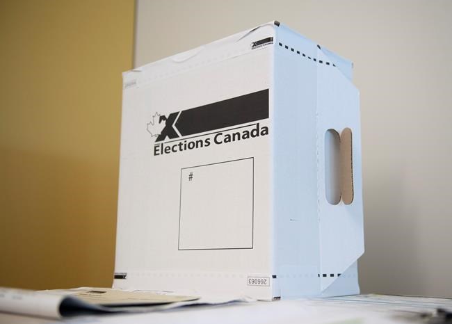 Young Canadians file suit against federal over minimum voting age | iNFOnews.ca