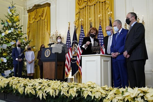 Bidens, Harris, Emhoff celebrate Hanukkah at White House | iNFOnews.ca