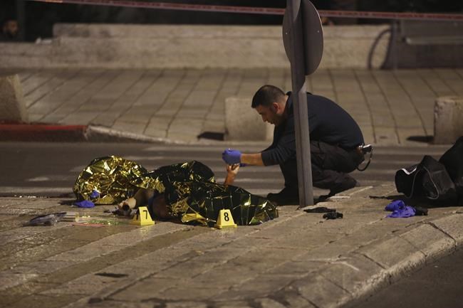 Police kill Palestinian attacker after Jerusalem stabbing | iNFOnews.ca