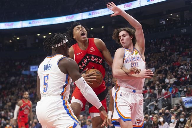 Canadians Gilgeous-Alexander, Dort lead Thunder to thrilling win over Raptors | iNFOnews.ca