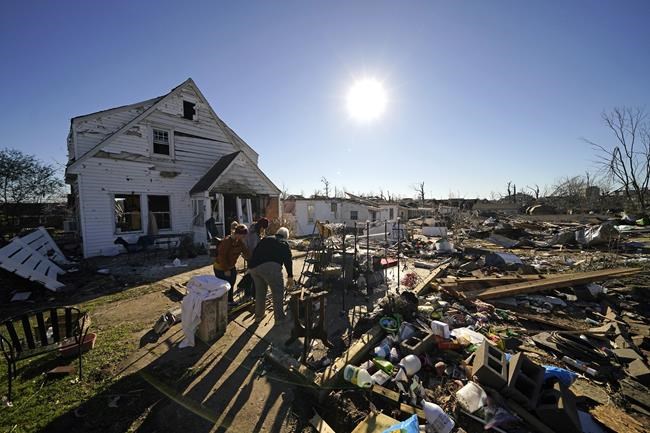 Thousands without heat, water after tornadoes kill dozens | iNFOnews.ca