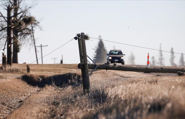 At least 5 dead as Midwest rocked by hurricane-force winds | iNFOnews.ca