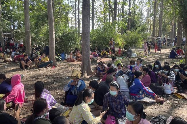 Myanmar army airstrikes send hundreds fleeing into Thailand | iNFOnews.ca Myanmar army airstrikes send hundreds fleeing into Thailand | iNFOnews.ca