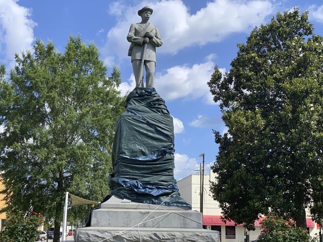Hearing set on bid to dismiss suit over Confederate memorial | iNFOnews.ca