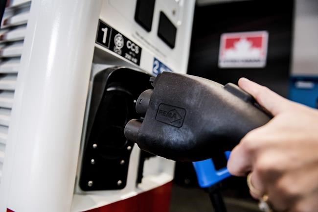 Canada's electric vehicle charging ambitions falling short, industry group says | iNFOnews.ca