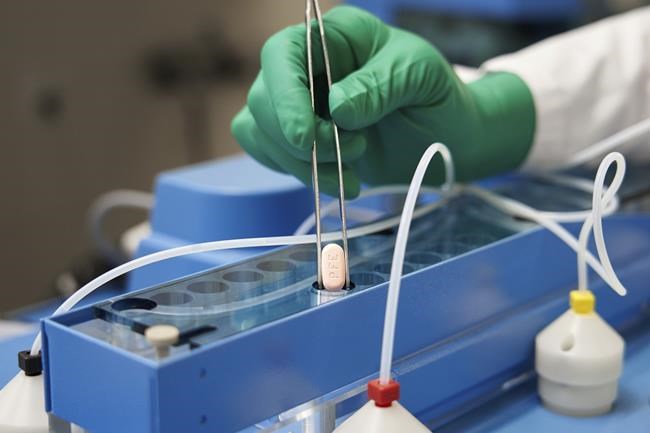 Pfizer pill becomes 1st US-authorized home COVID treatment | iNFOnews.ca