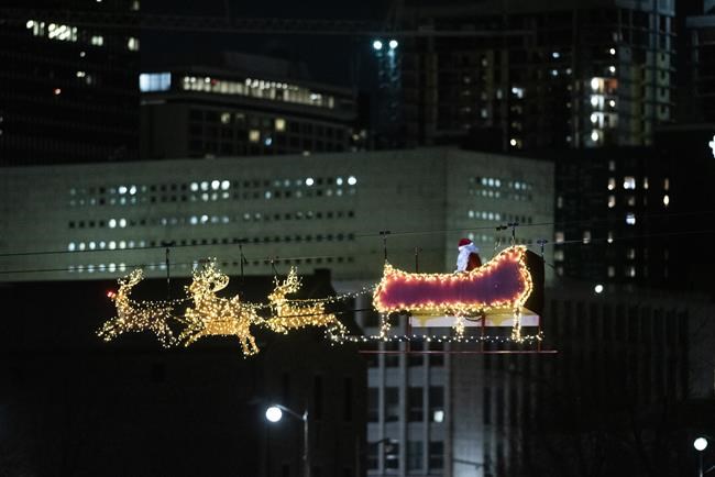 'The right thing to do': Canadians differ on holiday plans in light of Omicron threat | iNFOnews.ca