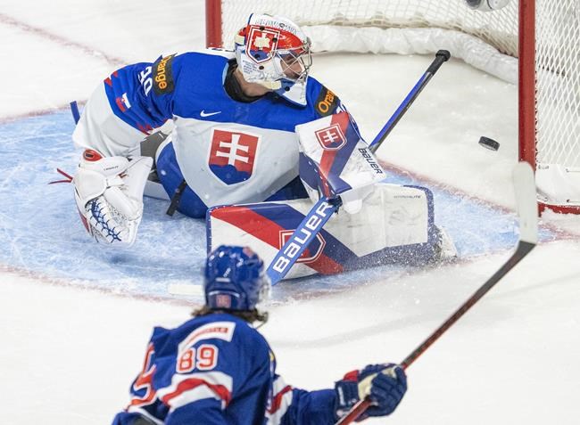 Americans, Canadians open world junior hockey championship with victories | iNFOnews.ca CP1171677497