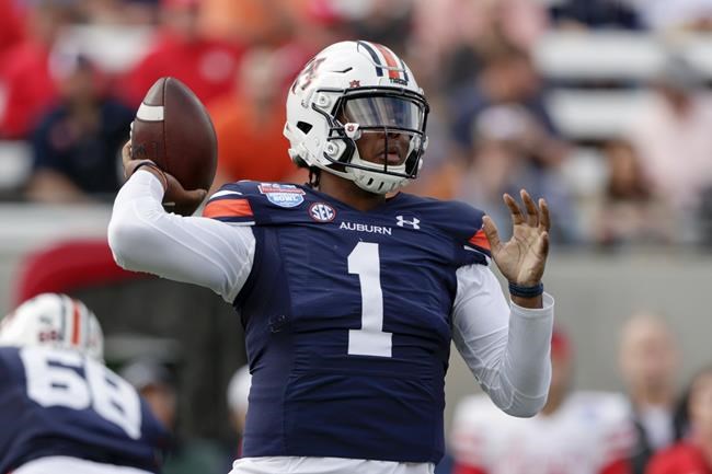 No. 21 Houston edges Auburn 17-13 in Birmingham Bowl | iNFOnews.ca