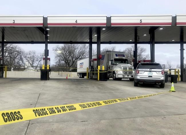 Kentucky man jailed in death of Illinois deputy, carjacking | iNFOnews.ca CP32352606
