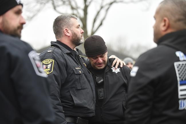Illinois woman in custody in killing of cop, wounding of 2nd | iNFOnews.ca Illinois woman in custody in killing of cop, wounding of 2nd | iNFOnews.ca