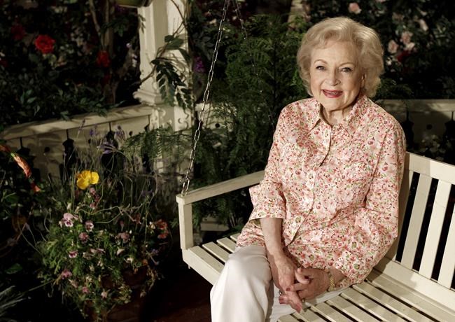 Actors, comedians and president react to Betty White's death | iNFOnews.ca