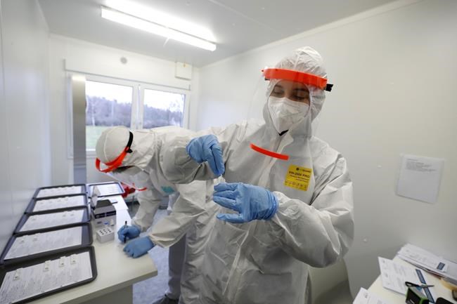 Czechs shorten COVID isolation, quarantine, due to omicron | iNFOnews.ca