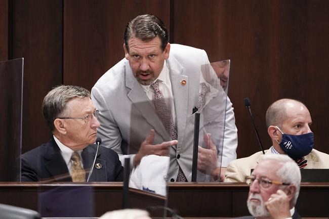 Lawmaker apologizes after apparent try to 'pants' referee | iNFOnews.ca Lawmaker apologizes after apparent try to 'pants' referee | iNFOnews.ca