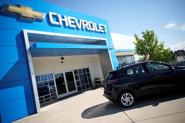 Canadian auto sales increased in 2021 despite slower December, says DesRosiers | iNFOnews.ca