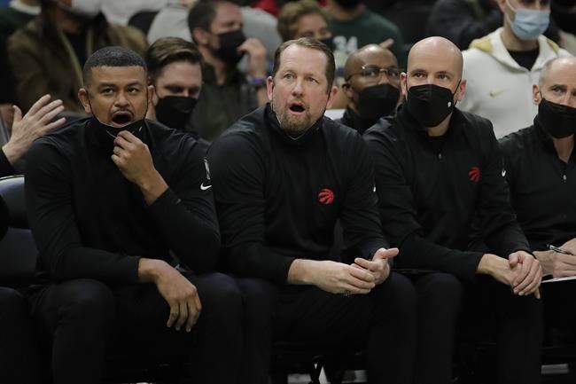 Siakam scores 33 points, Raptors beat short-handed Bucks | iNFOnews.ca