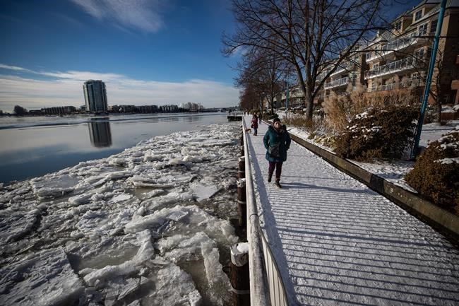 Snow covers southern B.C., rain and freezing rain to come, as cold still grips north | iNFOnews.ca