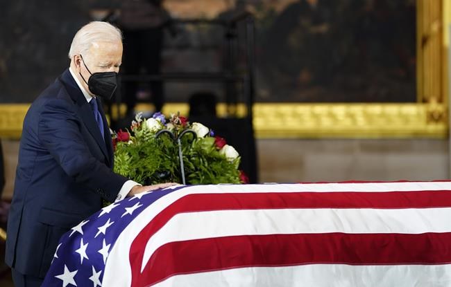 Biden pays silent tribute as Reid lies in state at Capitol | iNFOnews.ca
