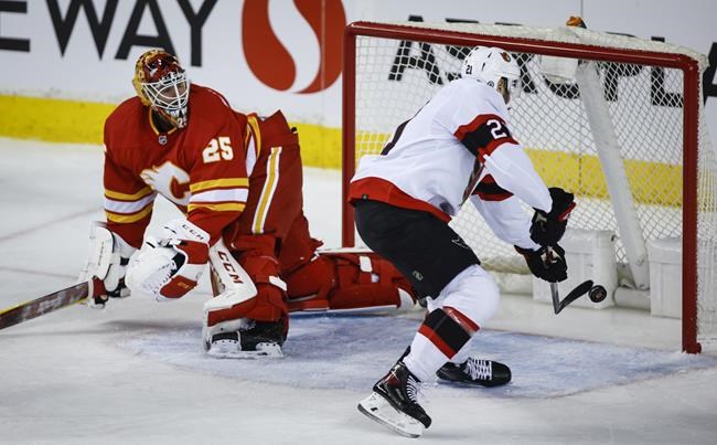 Murray collects first win of the season as Senators upset Flames 4-1 | iNFOnews.ca CP1126138922