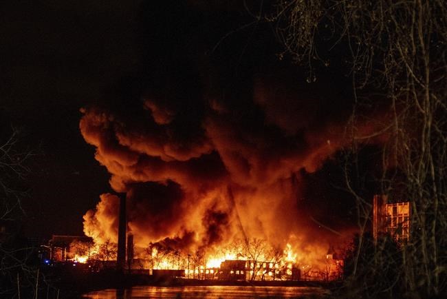 Catastrophe averted as fire near chemical plant is contained | iNFOnews.ca Catastrophe averted as fire near chemical plant is contained | iNFOnews.ca