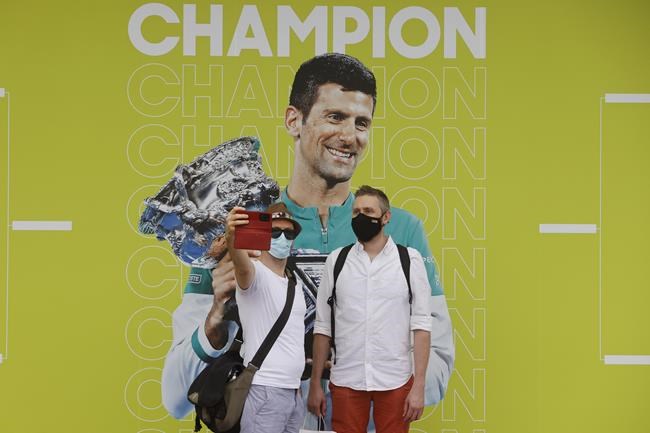 Djokovic out, but vaccine debate stays in Australian Open | iNFOnews.ca