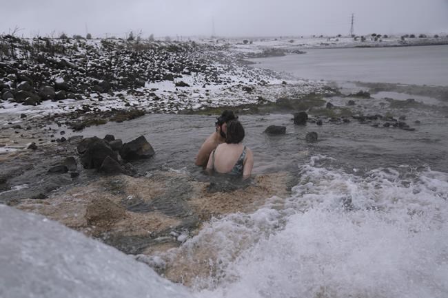 Impoverished Lebanese, Syrians struggle to survive cold | iNFOnews.ca Impoverished Lebanese, Syrians struggle to survive cold | iNFOnews.ca