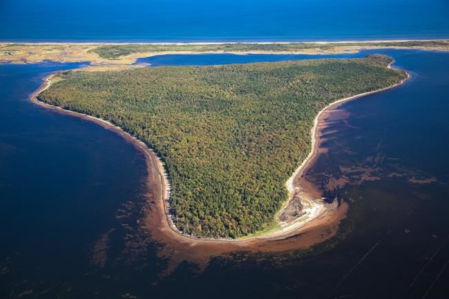 Ottawa and First Nations in P.E.I. sign agreement to establish national park reserve | iNFOnews.ca Ottawa and First Nations in P.E.I. sign agreement to establish national park reserve | iNFOnews.ca
