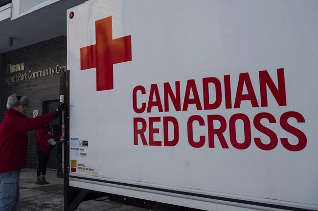 Waves of nostalgia for Canadians taught to swim by Red Cross as program winds down | iNFOnews.ca