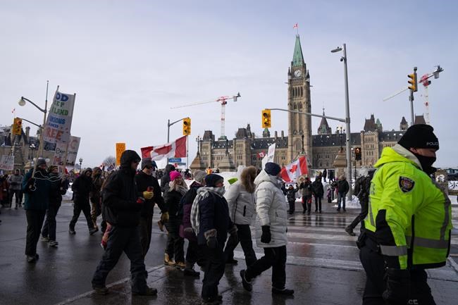 COVID-19: Quebec reopens stores on Sundays, Ontario logs fewer hospitalizations | iNFOnews.ca CP2033905763