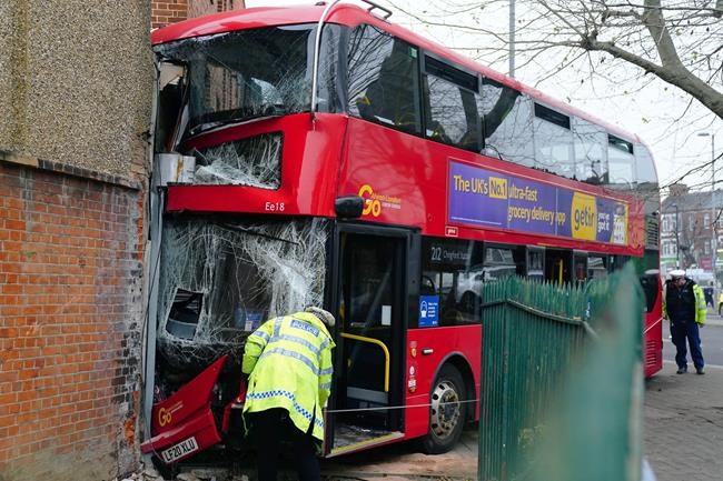 Children among 5 injured in London double-decker bus crash | iNFOnews.ca Children among 5 injured in London double-decker bus crash | iNFOnews.ca