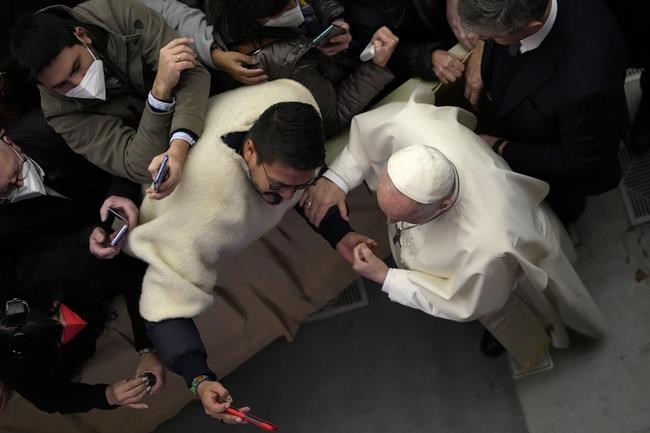 Pope's right knee ligament inflamed, curbing mobility | iNFOnews.ca