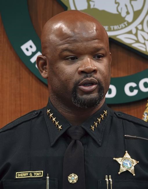 Florida sheriff fires deputy union head after COVID-19 fight | iNFOnews.ca Florida sheriff fires deputy union head after COVID-19 fight | iNFOnews.ca