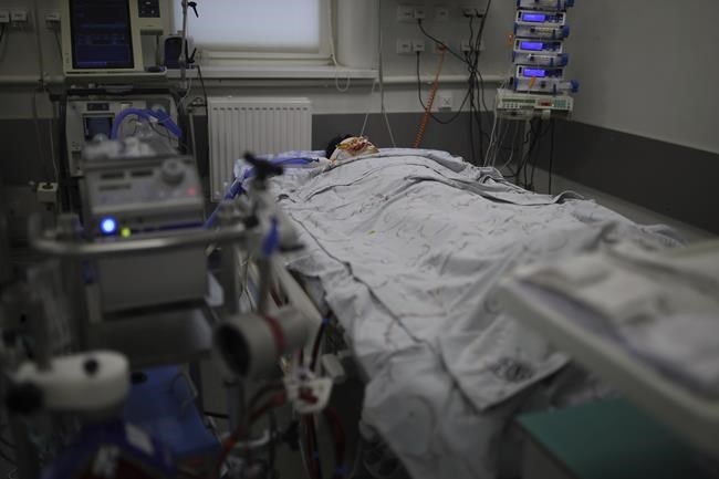 Russia's COVID-19 tally hits pandemic record due to omicron | iNFOnews.ca
