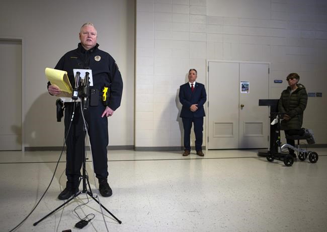 Police: 2 students shot, 1 fatally, outside Minnesota school | iNFOnews.ca