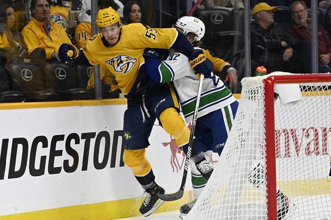 Goalie Saros earns 100th win, Predators defeat Canucks 4-2 | iNFOnews.ca